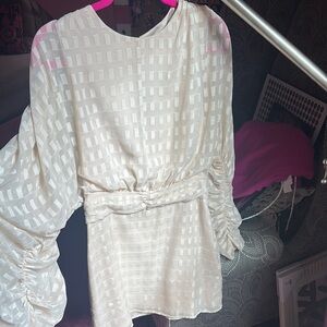 House of Harlow 1960 Cream Sheath Mini Dress with Bishop Sleeves